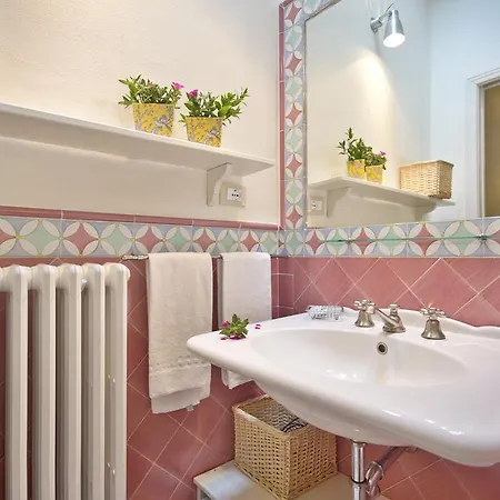 Bertolli Villas * Matraia