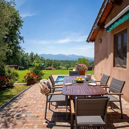 Bertolli בית הארחה